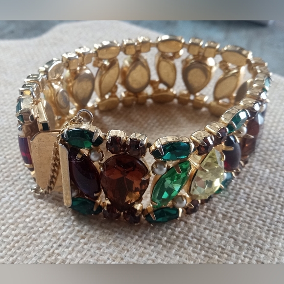 Hattie Carnegie Multi Color, Green Uranium,  Faux Mini Pearls VTG Bracelet - Picture 5 of 16